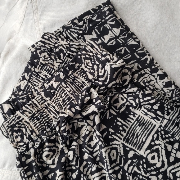 I.MODA Pants - soft pull over pants in a black and white print